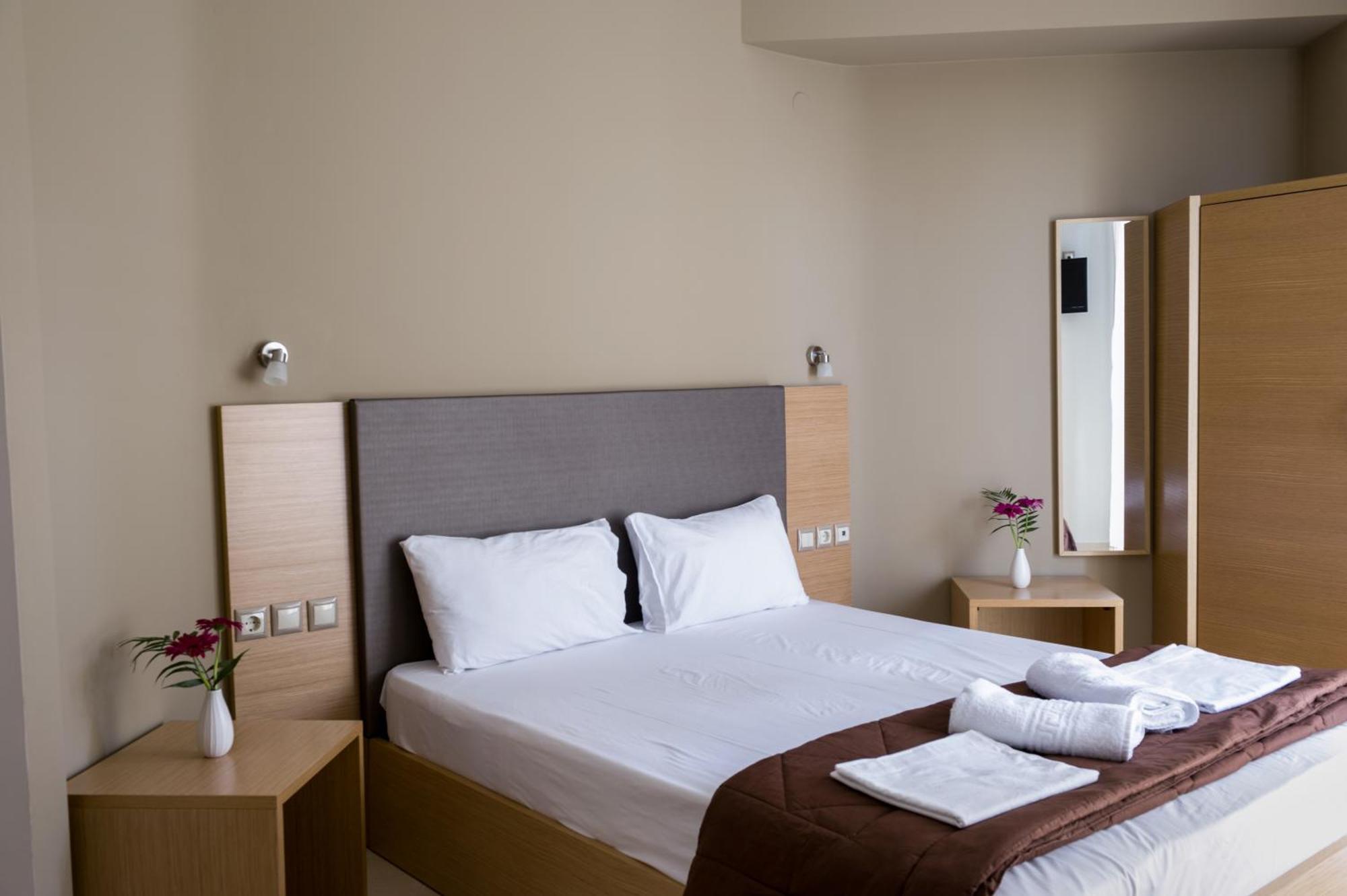 Niriides Studios And Apartments ปาราเลียกาเตอรีนิส ภายนอก รูปภาพ